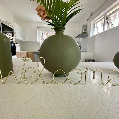Beachfront Villa In A Beautiful And Secured Complex Flic en Flac Экстерьер фото