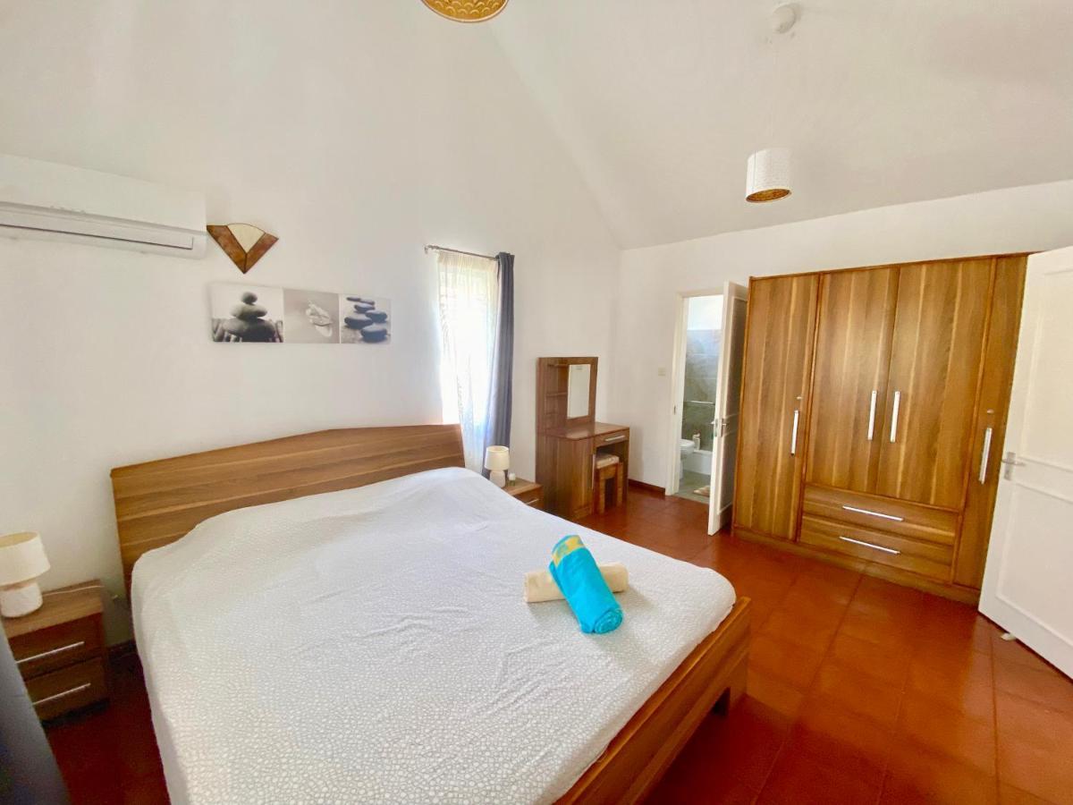 Beachfront Villa In A Beautiful And Secured Complex Flic en Flac Экстерьер фото